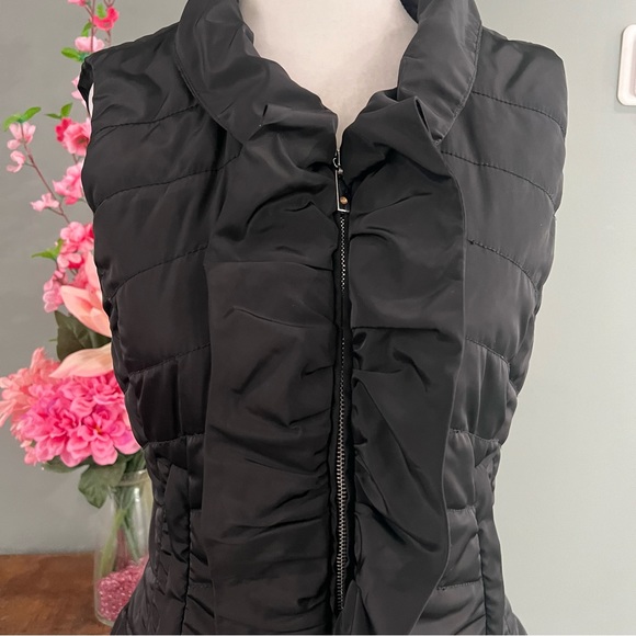 White House | Black Market Vest - Picture 2 of 13